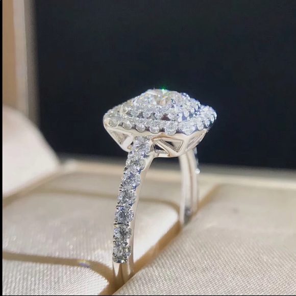 New 925 Silver Noble Design Square Diamond Ring - Picture 2 of 5